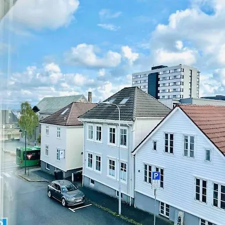 Utsikt, Sentralt Og Romslig! *