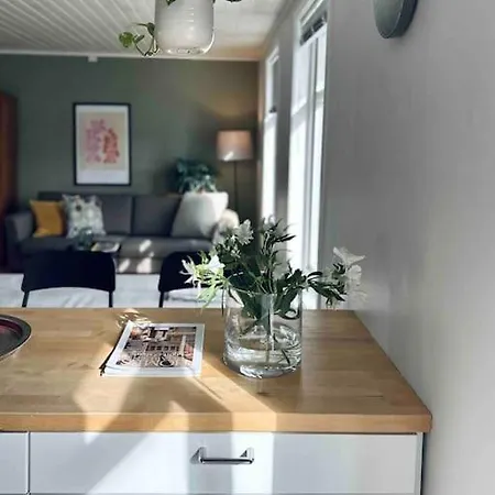 Utsikt, Sentralt Og Romslig! Appartement