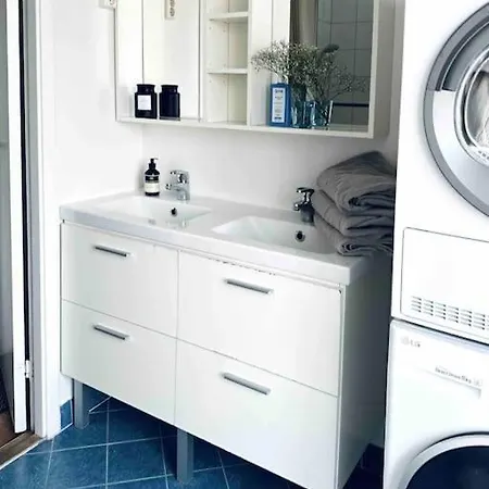 Apartment Utsikt, Sentralt Og Romslig!